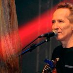 Ex-guitarrista do Scorpions toca clássicos em Curitiba