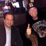 CJ Ramone fará sessão de autógrafos antes de show em Curitiba