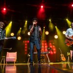 Dupla australiana Air Supply toca neste sábado (20), no Guairão